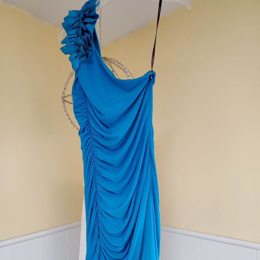 Like New Blue one Ruffled shoulder Bodycon dress